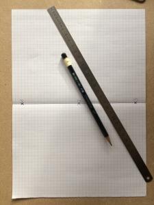 Maak een eigen poëzieboekje - Maken van een prikmal