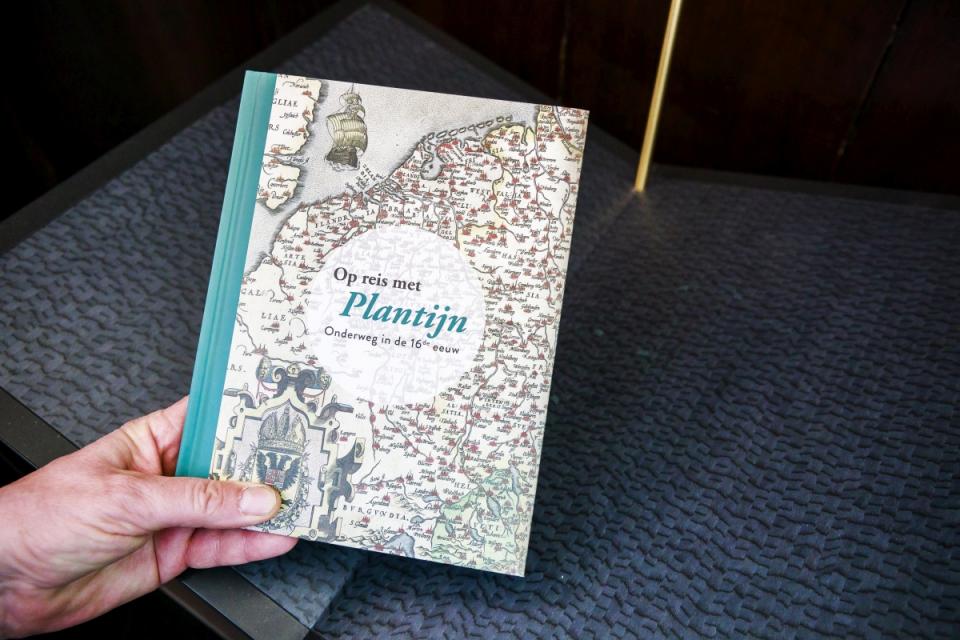 Boek Op reis met Plantijn