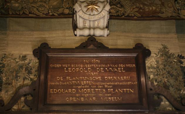 pancarte in het museum over de verkoop aan Stad Antwerpen