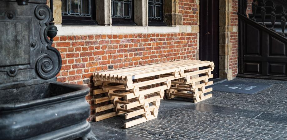 zitbank ontworpen door student architectuur op maat van het museum