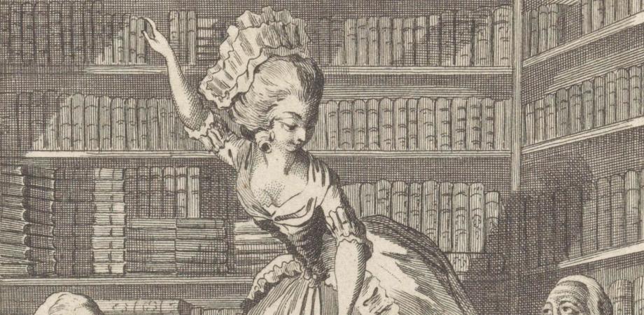 Jonge verkoopster in een boekhandel